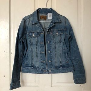 Levi’s Medium Wash Denim Jacket Medium